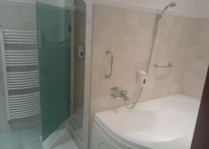 Appartement Alma 622 *